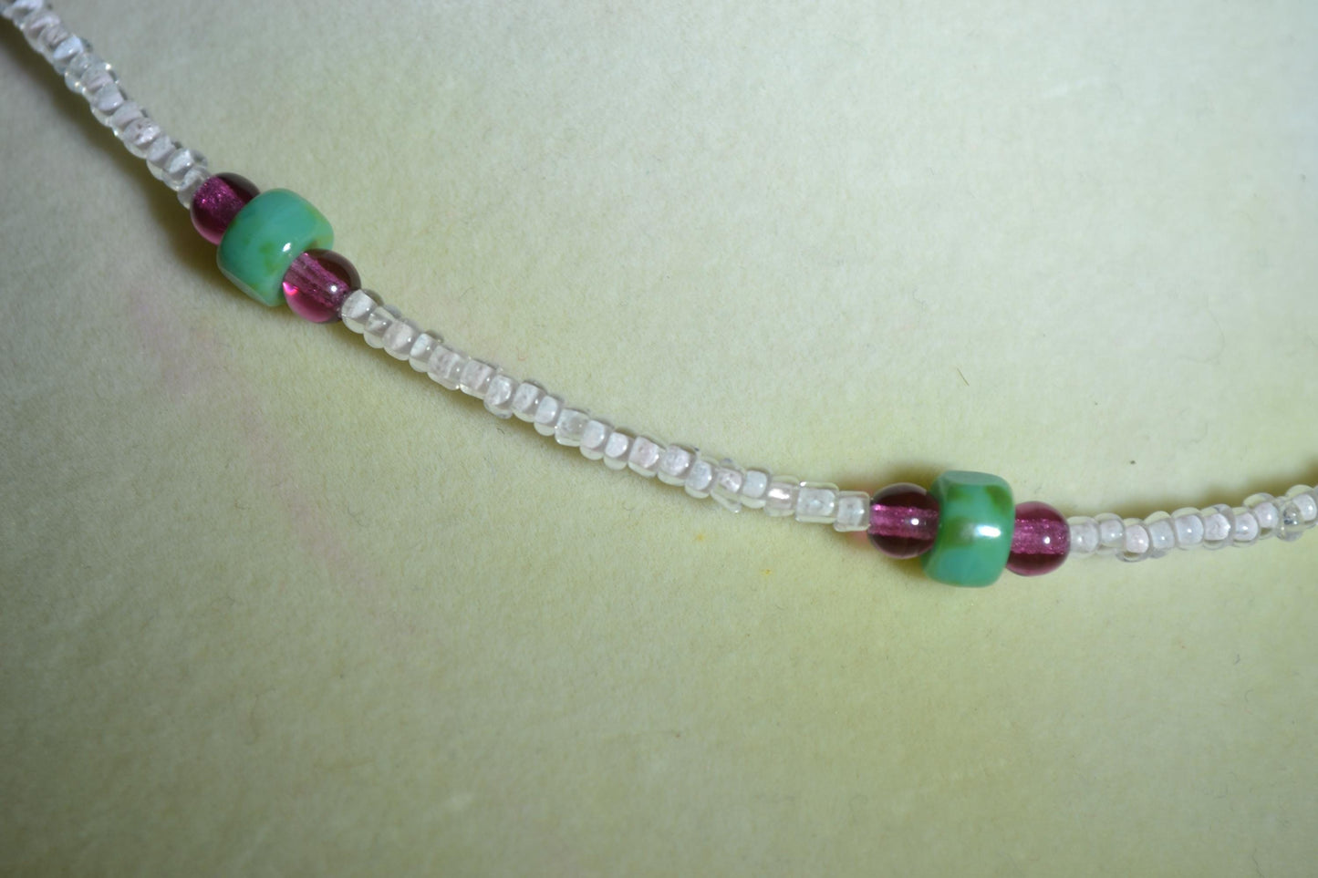 Multicolor glass bead choker. Turquoise, white, and raspberry