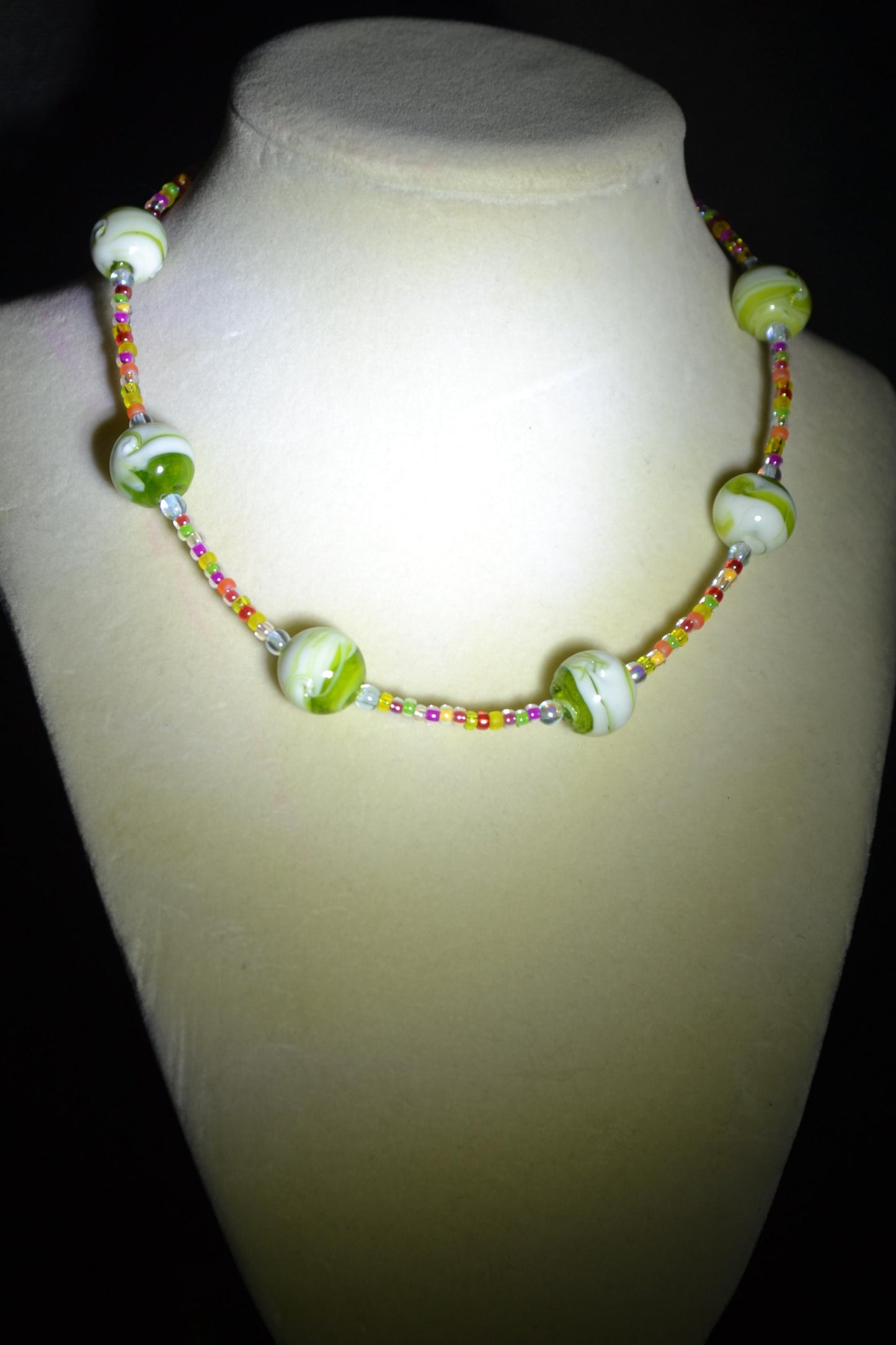 Multicolor glass bead choker. Tutti-frutti