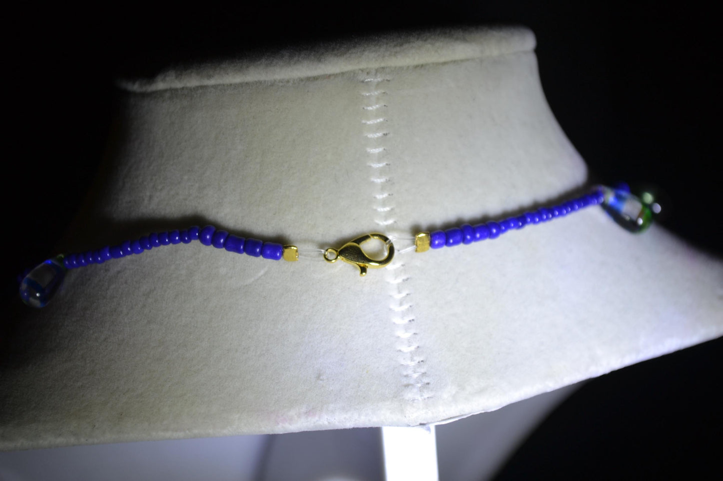 Multicolor glass bead choker. Navy and rainbow