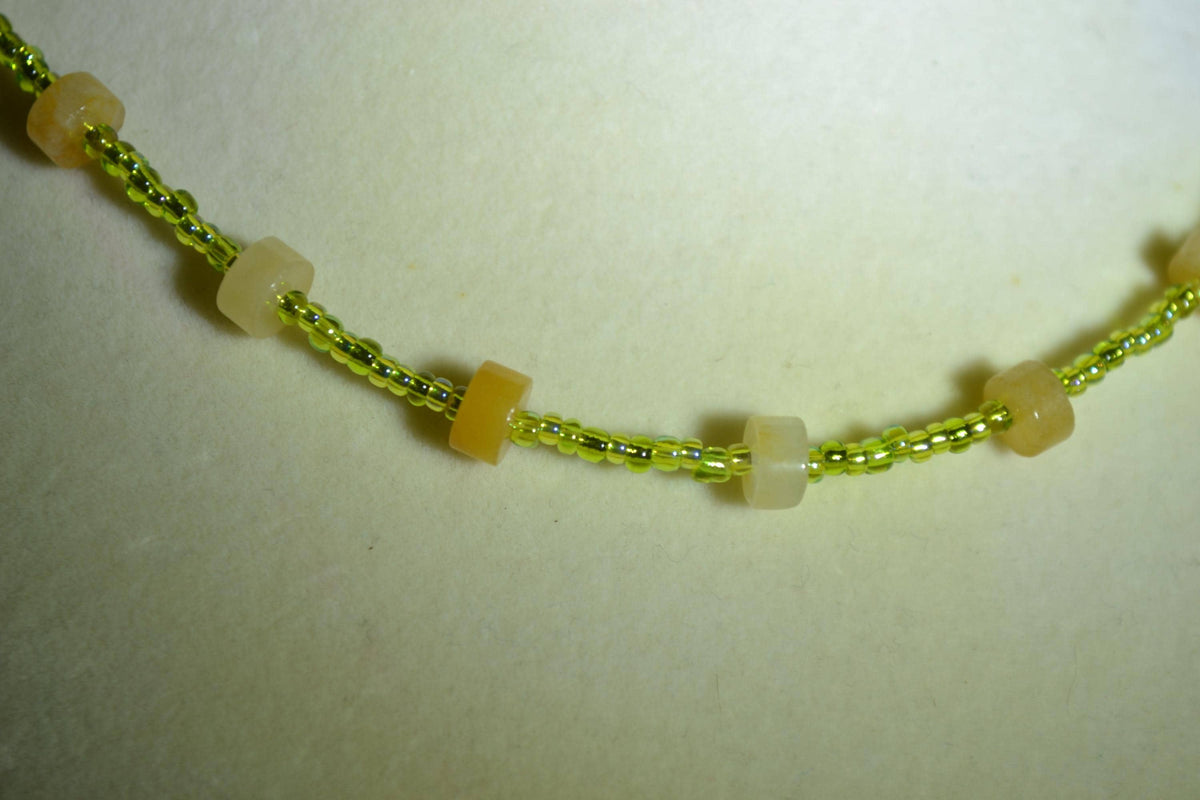 Multicolor glass bead choker. Yellow jade and green