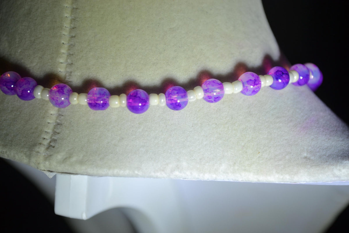 Multicolor glass bead choker. Marbled pink and pearl