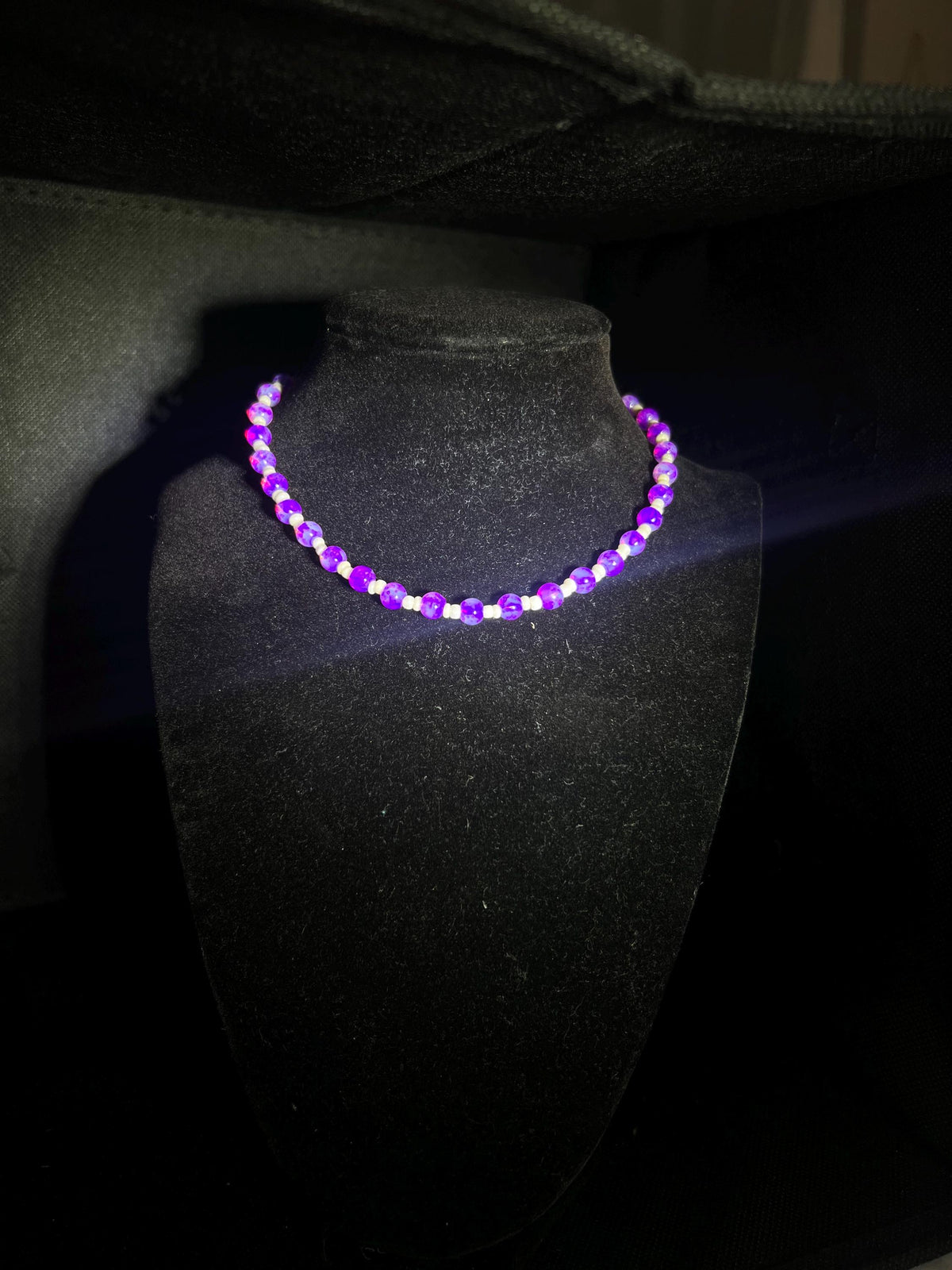 Multicolor glass bead choker. Marbled pink and pearl