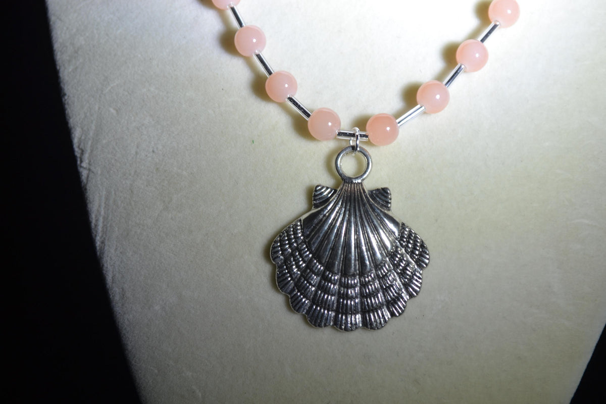 Silver sea shell pendant glass bead necklace. Coral and silver