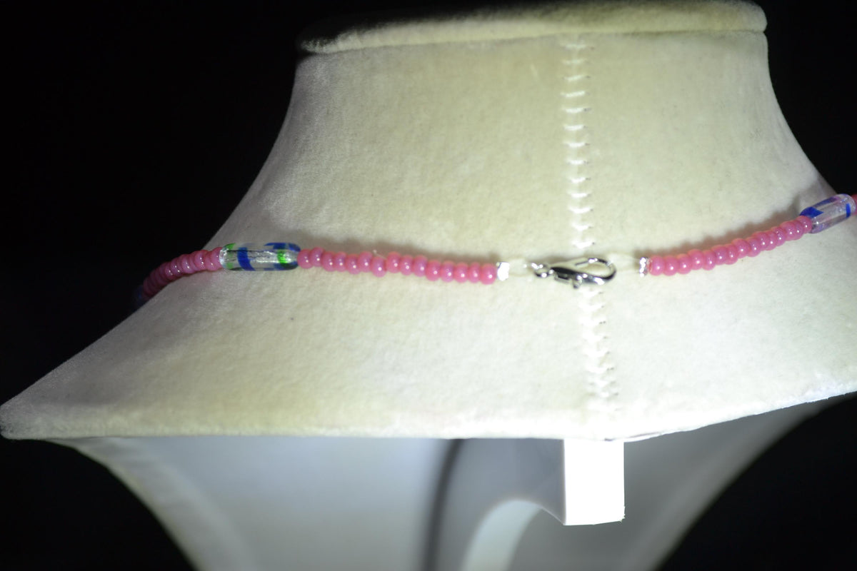 Multicolor glass bead necklace. Rose and tie dye