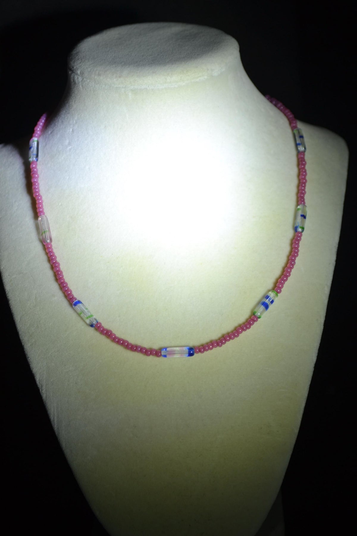 Multicolor glass bead necklace. Rose and tie dye