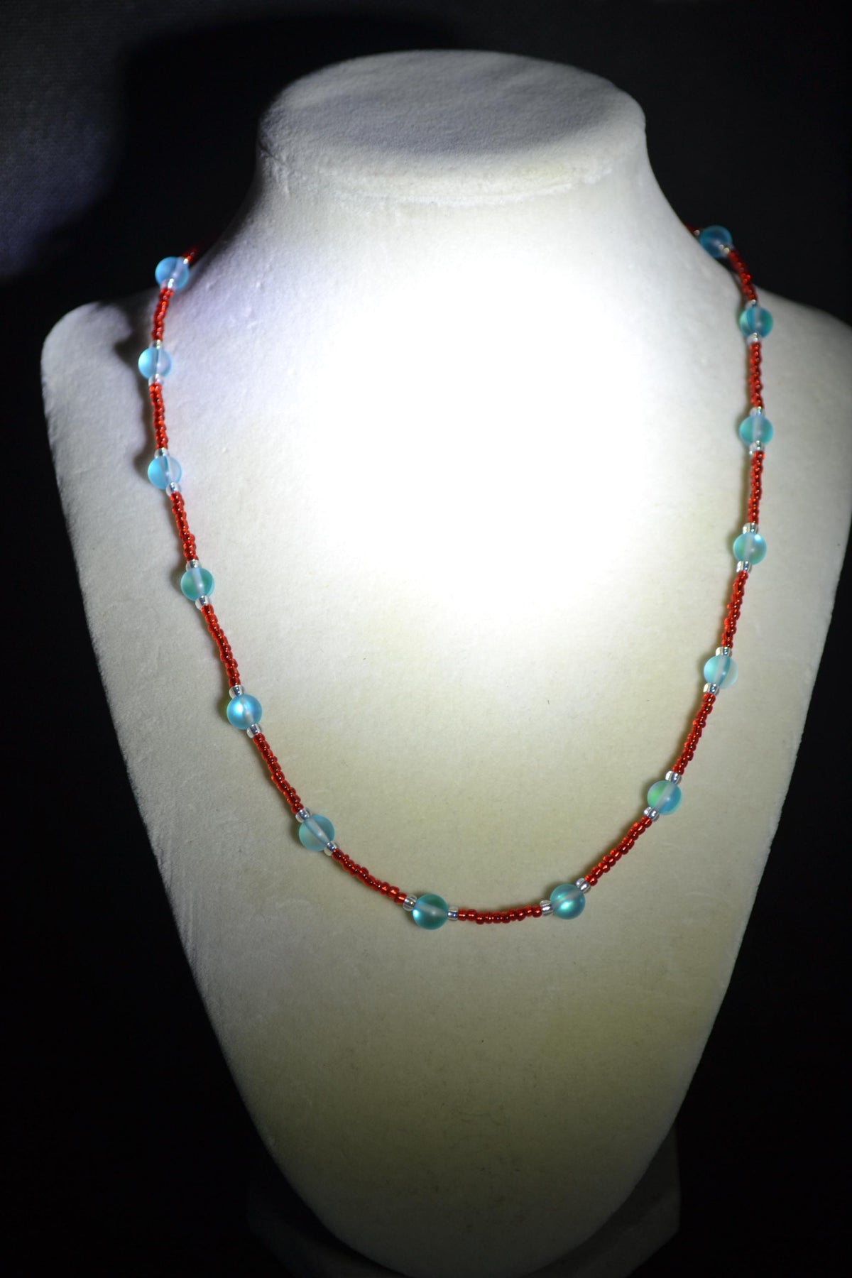 Multicolor glass bead necklace. Red and blue