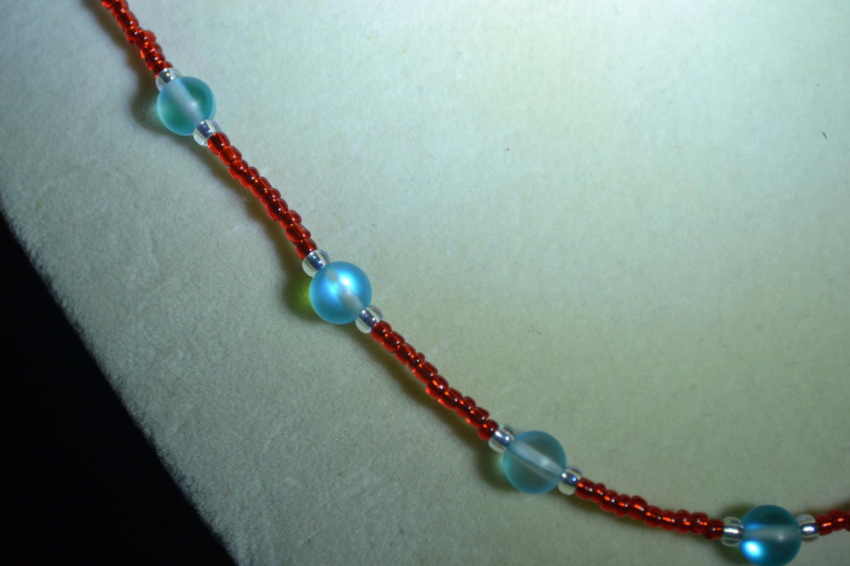 Multicolor glass bead necklace. Red and blue