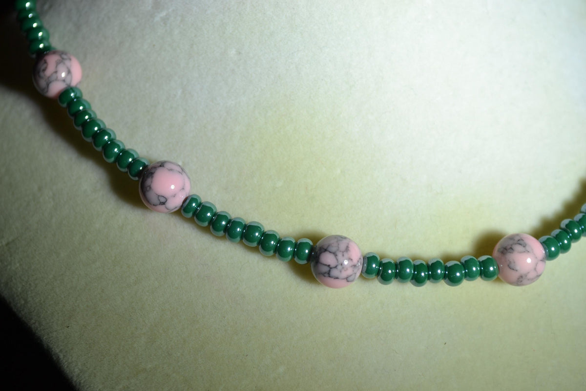 Multicolor glass bead choker. Teal and pink turquoise