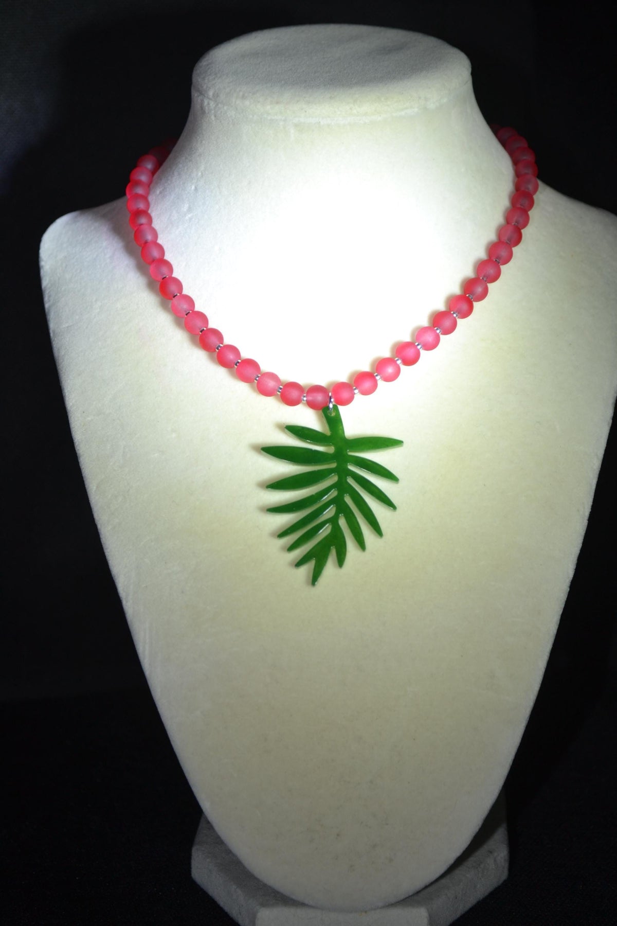 Green Monstera pendant glass bead choker. Frosted Red and silver