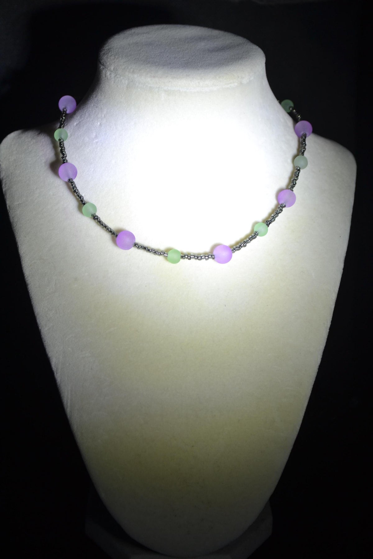 Multicolor glass bead choker. Frosted green and purple & gray