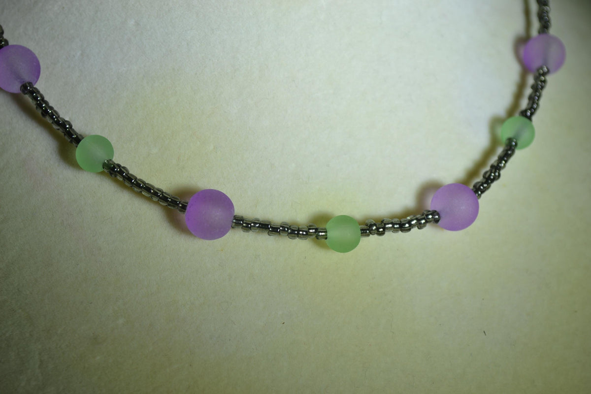 Multicolor glass bead choker. Frosted green and purple & gray