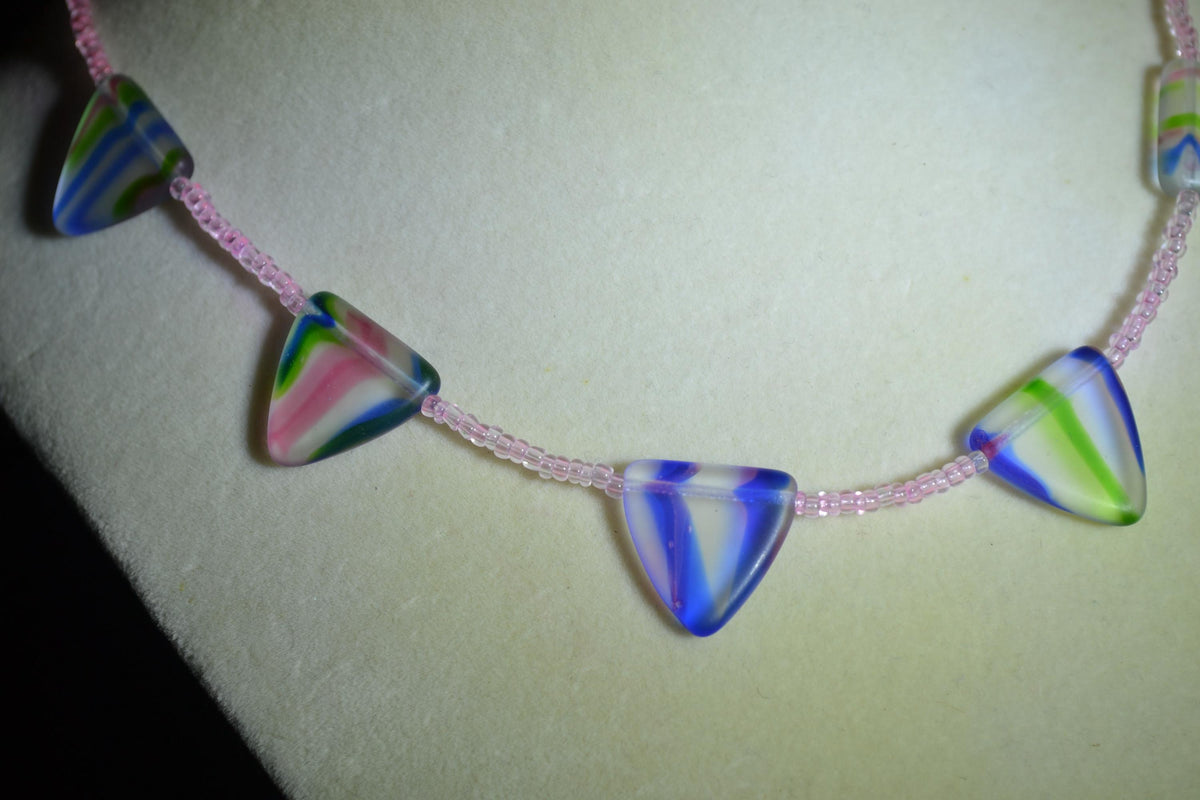 Multicolor glass bead choker. Pinks and tie dye