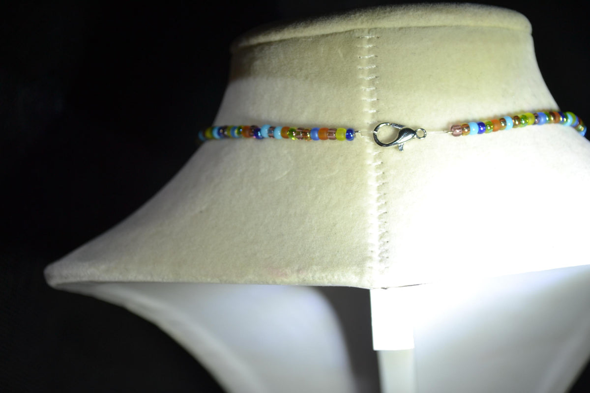 Multicolor glass bead choker. Moonstones and fiesta