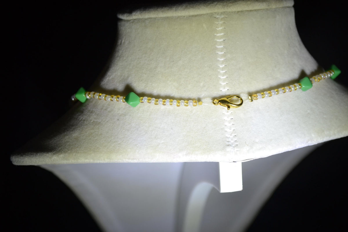 Multicolor glass bead necklace. Gold, pearl, and green