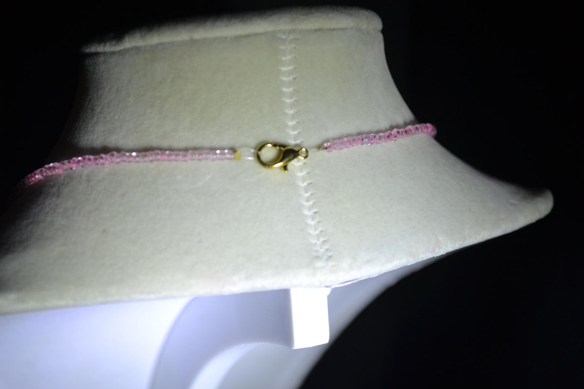 Multicolor glass bead choker. Pinks and tie dye