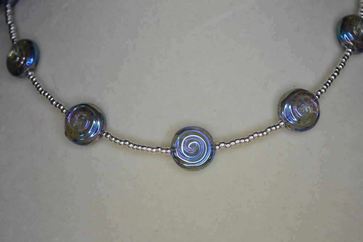 Multicolor glass bead choker. Chrome swirls
