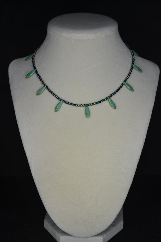 Multicolor glass bead choker. Turquoise daggers and oil spill
