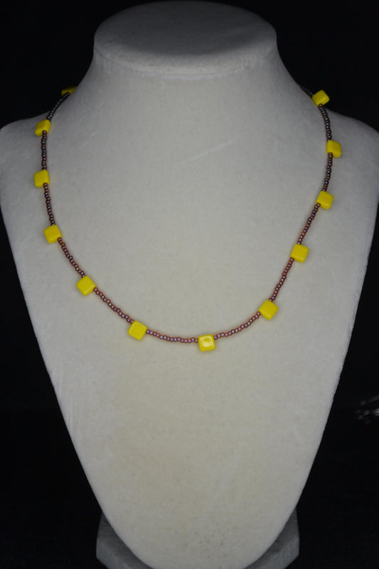 Multicolor glass bead necklace. Yellow tiles and amethyst