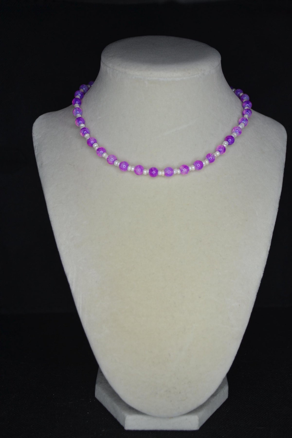 Multicolor glass bead choker. Marbled pink and pearl