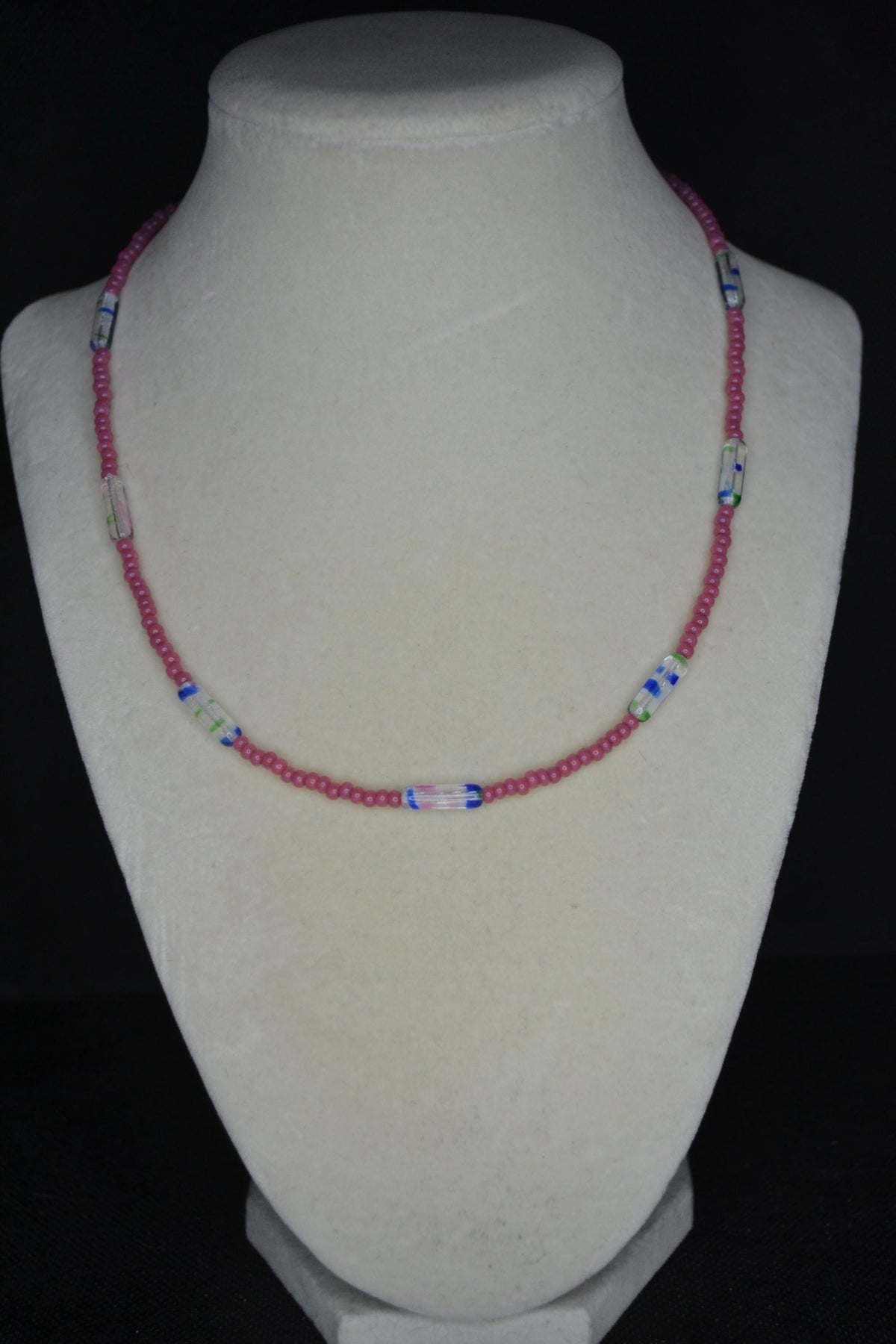 Multicolor glass bead necklace. Rose and tie dye