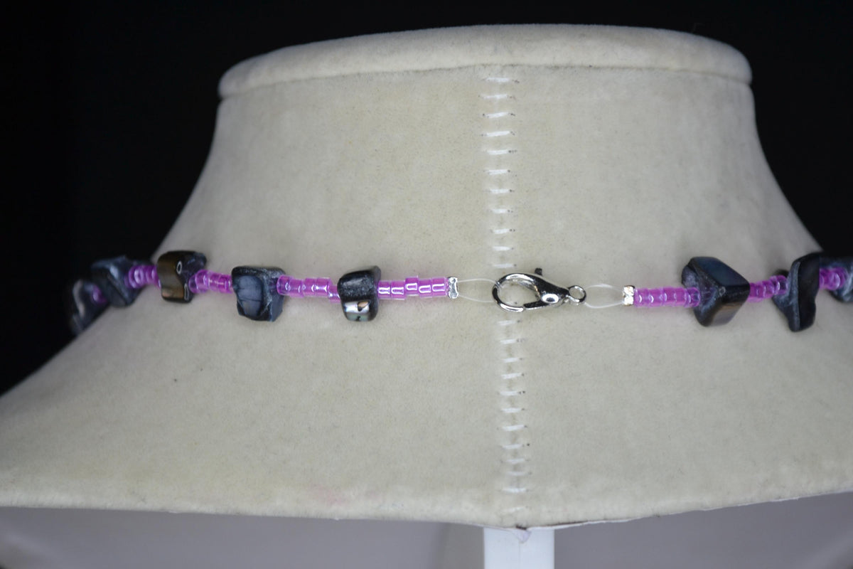 Multicolor glass bead choker. Black abalone and hot pink