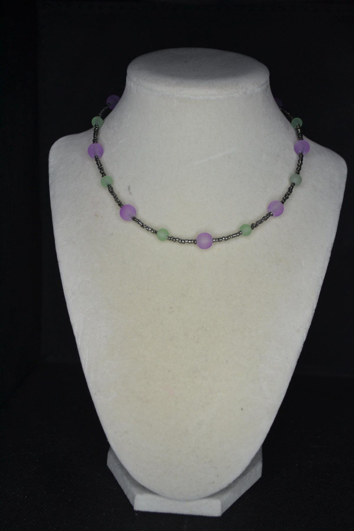 Multicolor glass bead choker. Frosted green and purple & gray