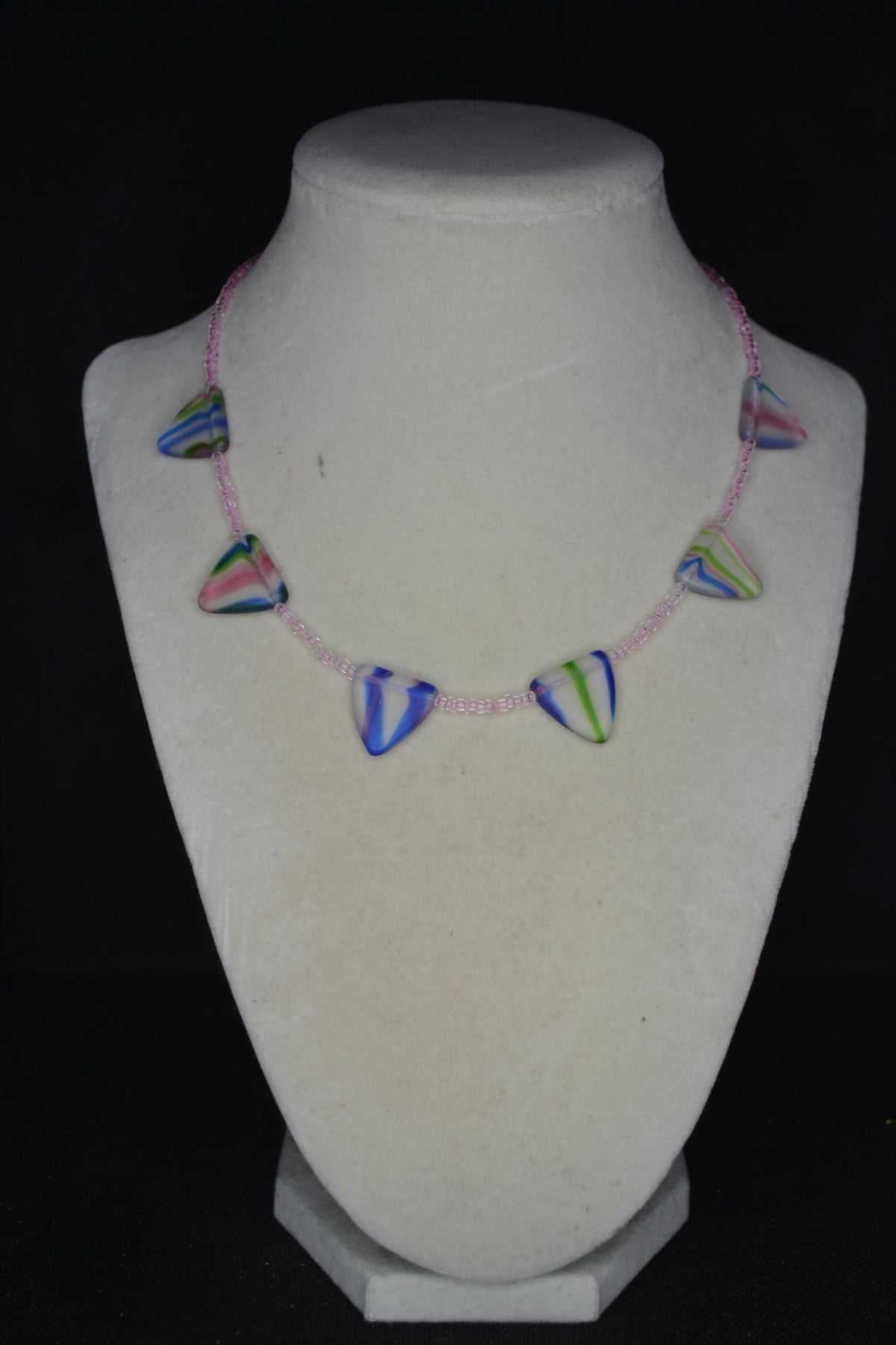 Multicolor glass bead choker. Pinks and tie dye