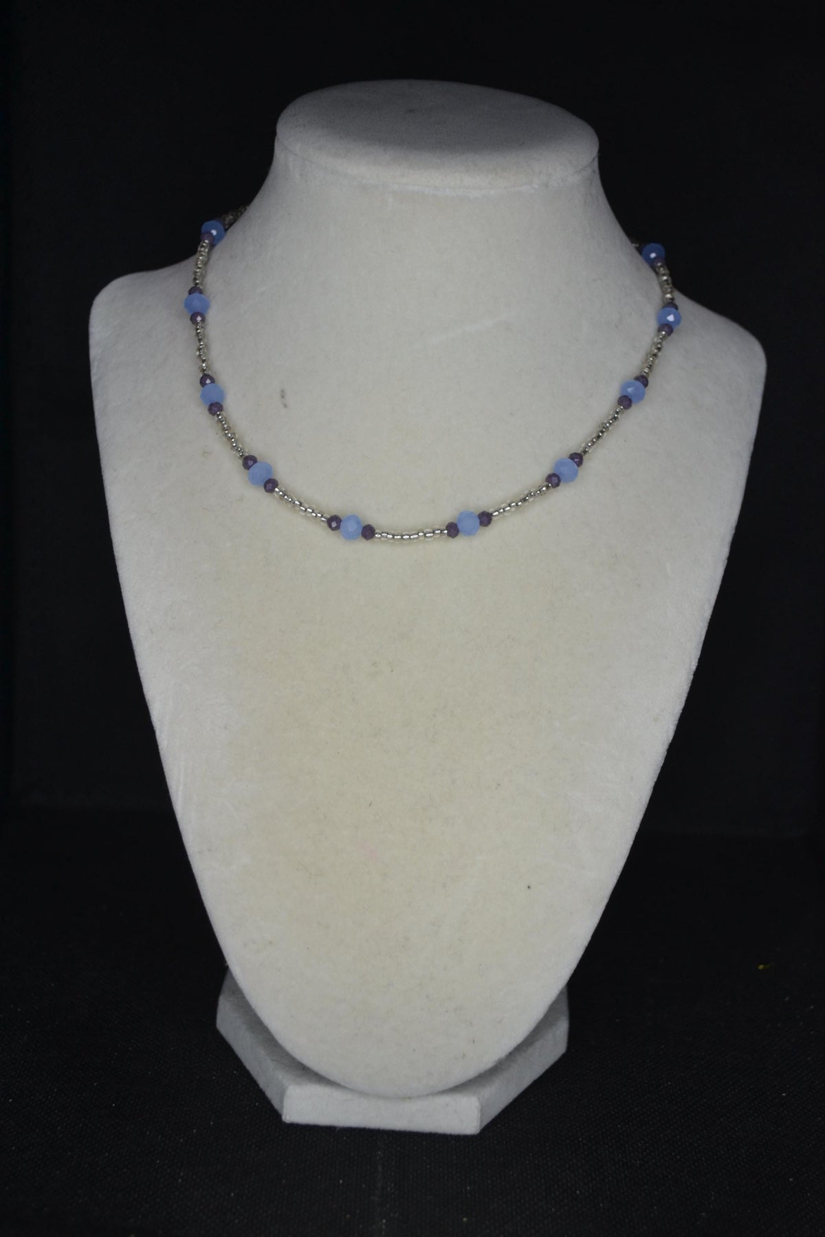 Multicolor glass bead choker. Silver, blue, and indigo