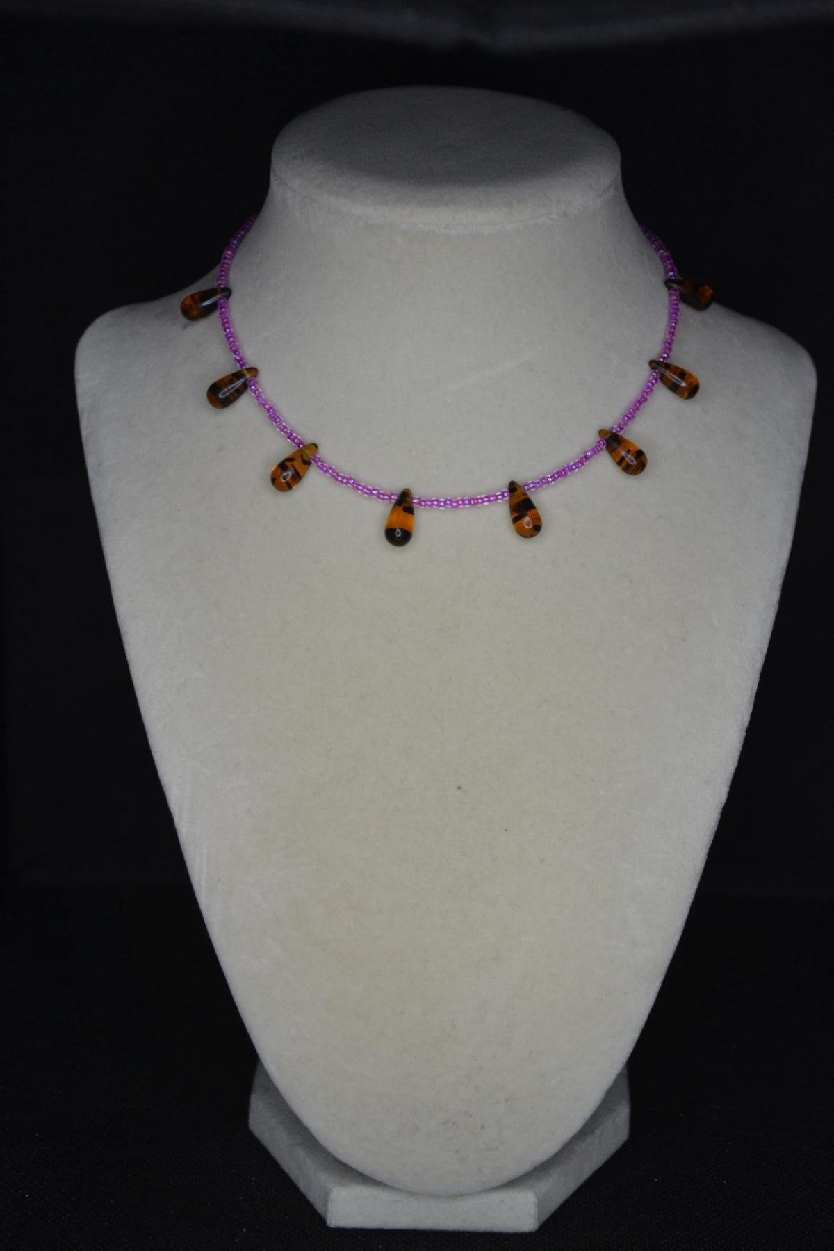 Multicolor glass bead choker. Tortoise and fuschia