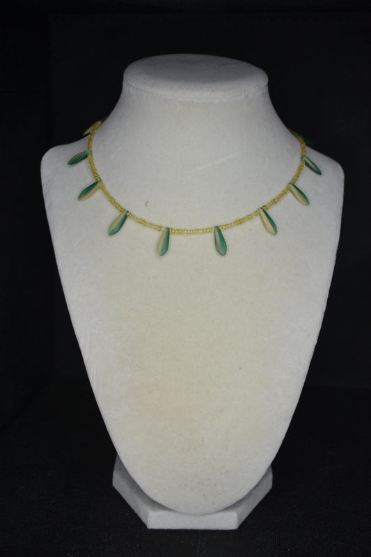 Multicolor glass bead choker. Sand and teal