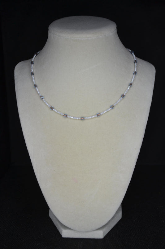 Multicolor glass bead choker. Pearl, blue, and bronze