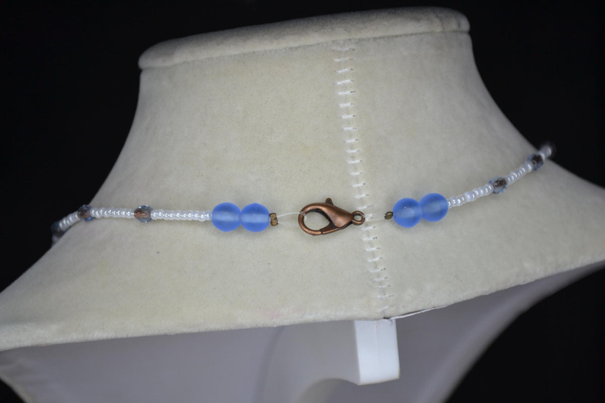 Multicolor glass bead choker. Pearl, blue, and bronze