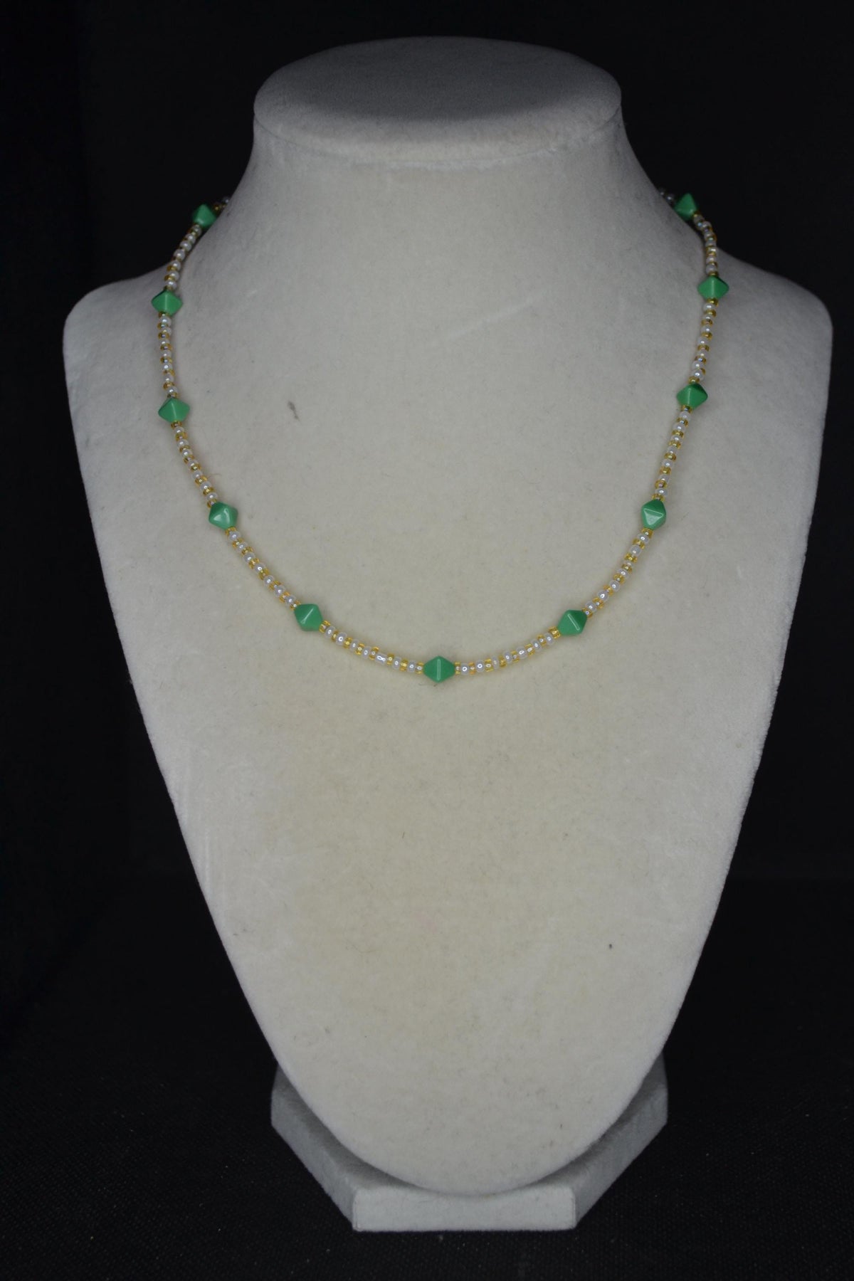 Multicolor glass bead necklace. Gold, pearl, and green