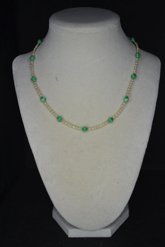Multicolor glass bead necklace. Gold, pearl, and green