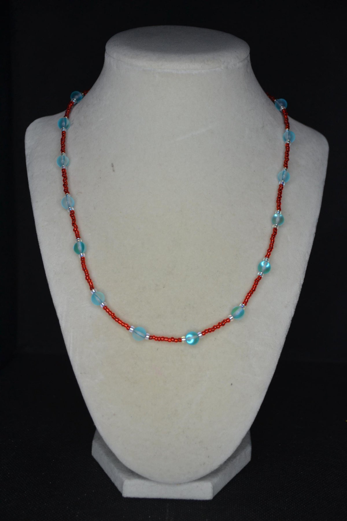 Multicolor glass bead necklace. Red and blue